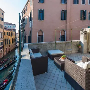 Tre Sestieri Terrace Canal View Venice
